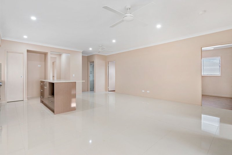 Photo - 14 Uma Street, Spring Mountain QLD 4300 - Image 12