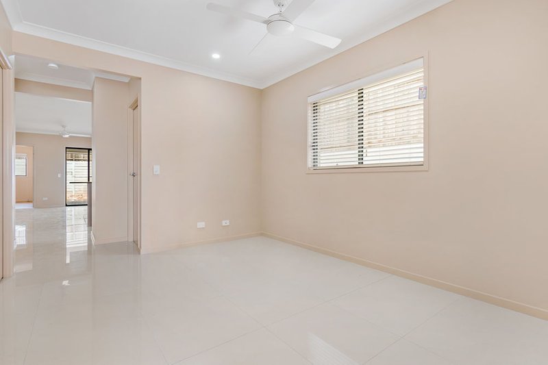 Photo - 14 Uma Street, Spring Mountain QLD 4300 - Image 13