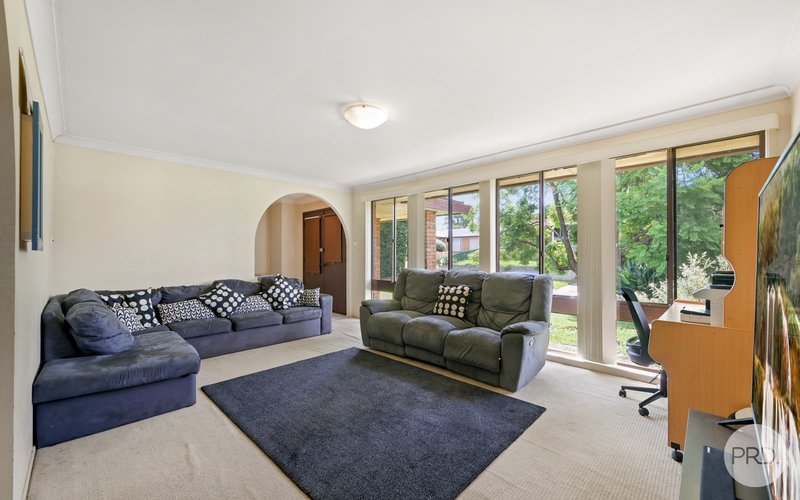 Photo - 14 Valleyview Crescent, Werrington Downs NSW 2747 - Image 2