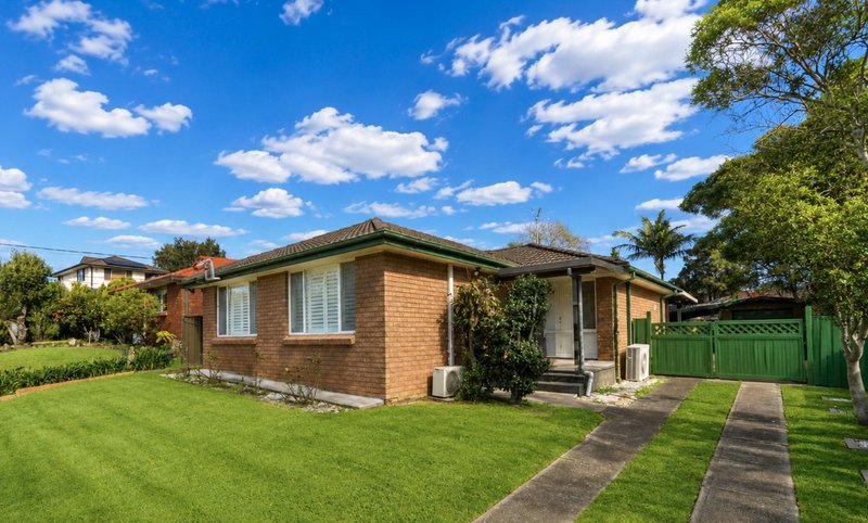 Photo - 14 Valparaiso Avenue, Toongabbie NSW 2146 - Image 2
