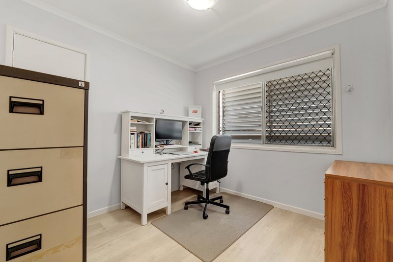 Photo - 14 Van Dieman Crescent, Springwood QLD 4127 - Image 6