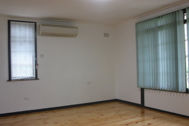 14 Vandieman Cres , Fairfield NSW 2165