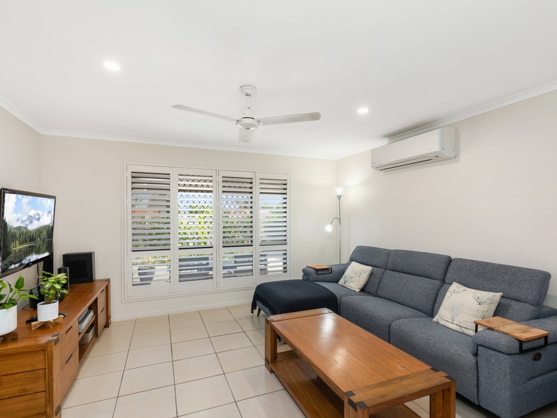 Photo - 14 Vector Place, Little Mountain QLD 4551 - Image 2