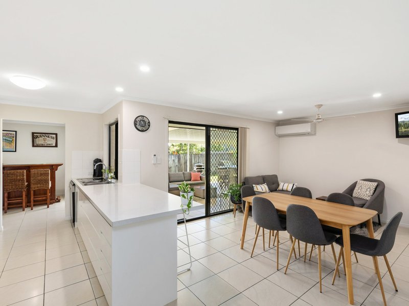 Photo - 14 Vector Place, Little Mountain QLD 4551 - Image 7