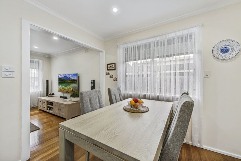 Photo - 14 Venetian Court, Croydon VIC 3136 - Image 3