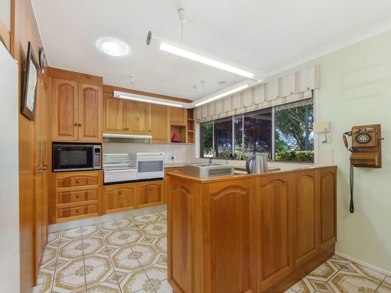 Photo - 14 Verona Avenue, Surfers Paradise QLD 4217 - Image 6