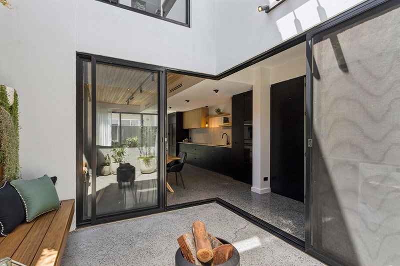 Photo - 14 Victoria Parade, Mawson Lakes SA 5095 - Image 6