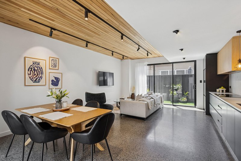 Photo - 14 Victoria Parade, Mawson Lakes SA 5095 - Image 7