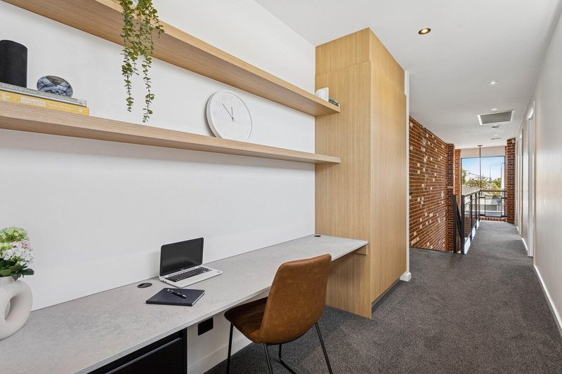 Photo - 14 Victoria Parade, Mawson Lakes SA 5095 - Image 10