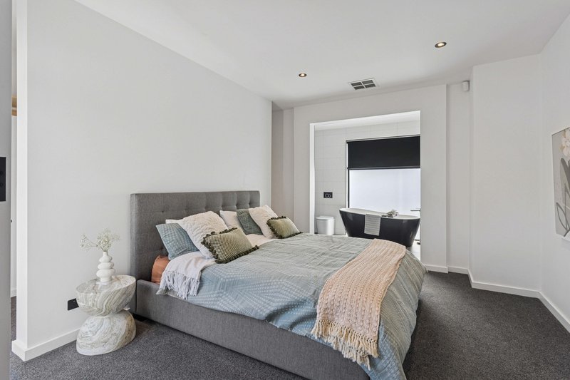 Photo - 14 Victoria Parade, Mawson Lakes SA 5095 - Image 11