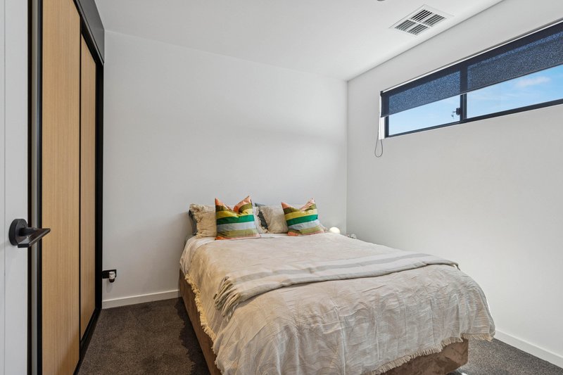 Photo - 14 Victoria Parade, Mawson Lakes SA 5095 - Image 14