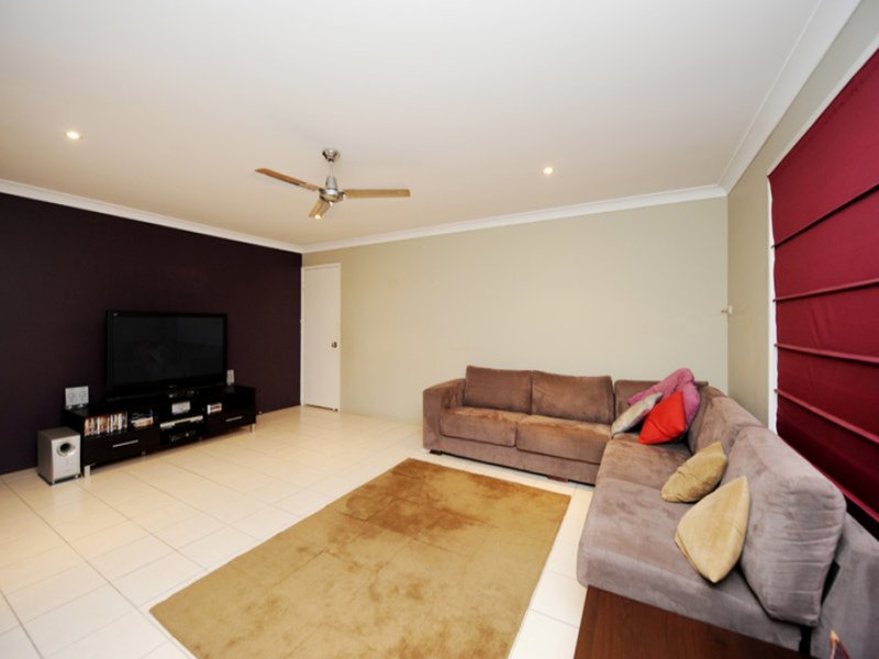 Photo - 14 Viewpoint Way, New Auckland QLD 4680 - Image 6