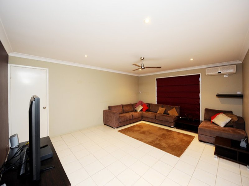 Photo - 14 Viewpoint Way, New Auckland QLD 4680 - Image 7