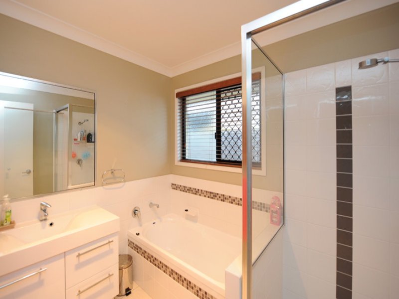 Photo - 14 Viewpoint Way, New Auckland QLD 4680 - Image 12