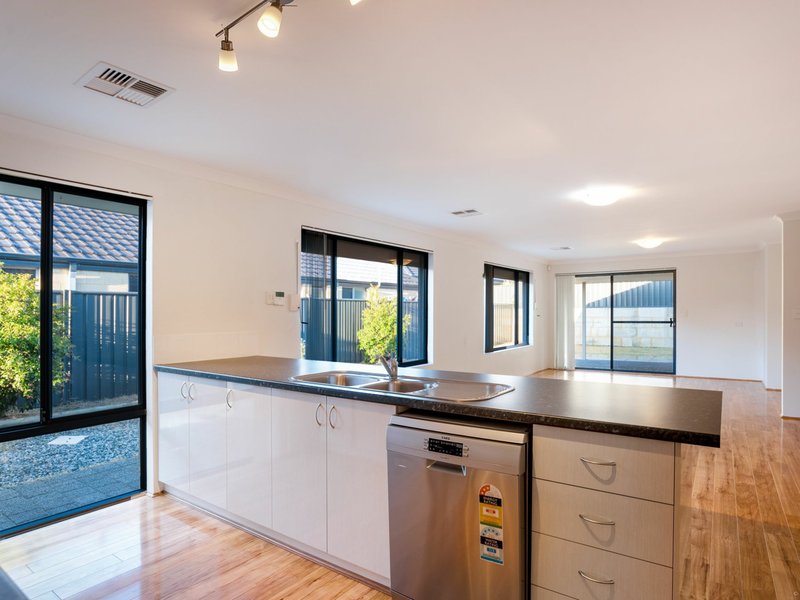 14 Viminea St , Carramar WA 6031