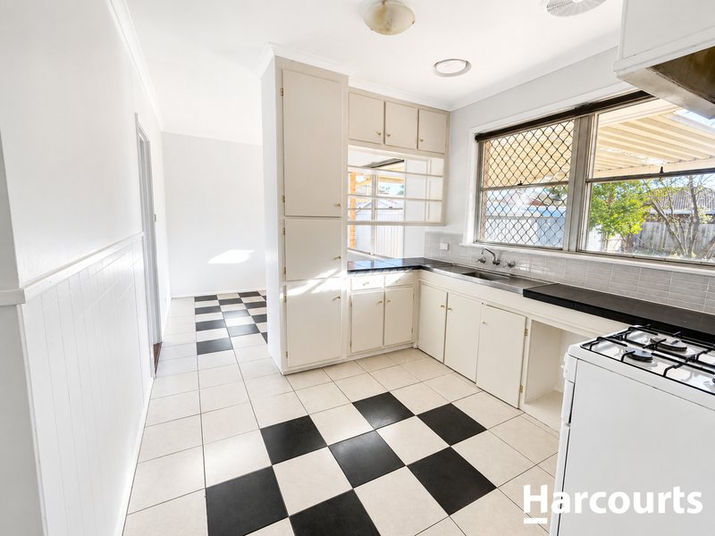 Photo - 14 Vincent Crescent, Werribee VIC 3030 - Image 2