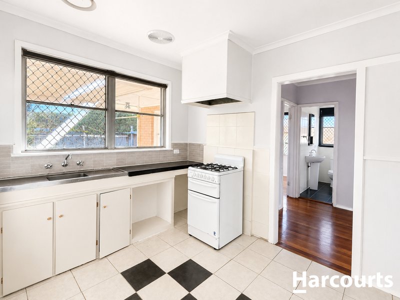 Photo - 14 Vincent Crescent, Werribee VIC 3030 - Image 3