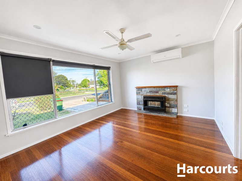 Photo - 14 Vincent Crescent, Werribee VIC 3030 - Image 5
