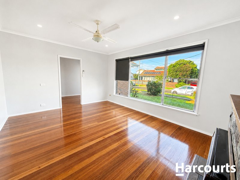 Photo - 14 Vincent Crescent, Werribee VIC 3030 - Image 6