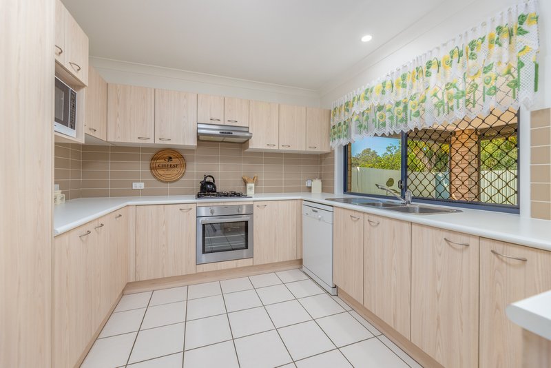 Photo - 14 Violet Street, Kallangur QLD 4503 - Image 3