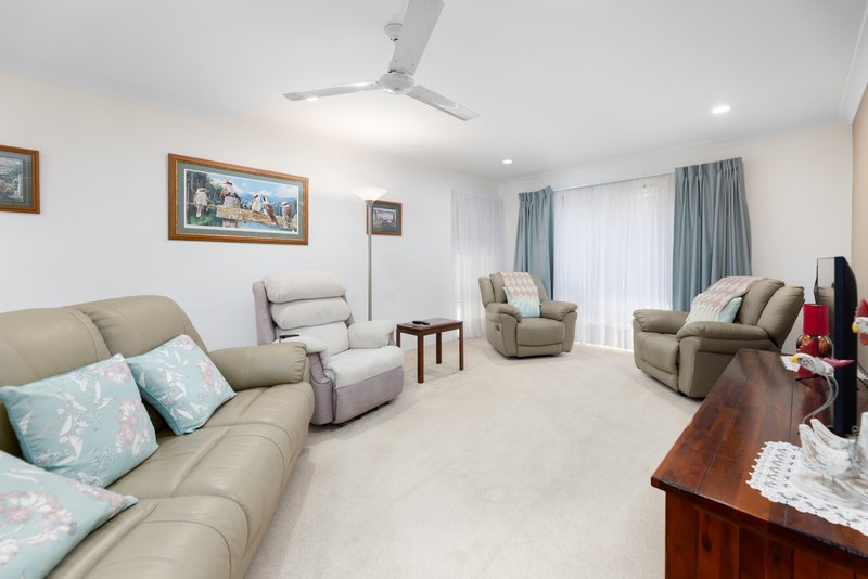 Photo - 14 Violet Street, Kallangur QLD 4503 - Image 6