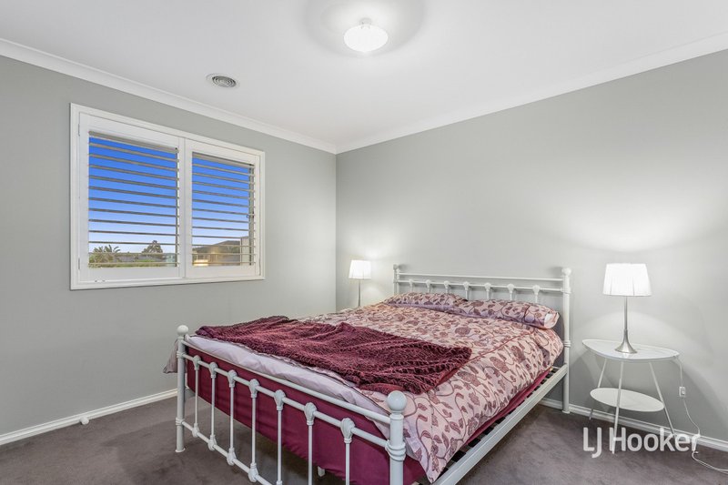 Photo - 14 Violet Way, Point Cook VIC 3030 - Image 15