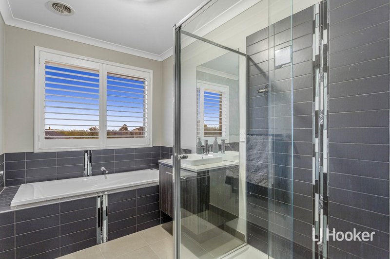 Photo - 14 Violet Way, Point Cook VIC 3030 - Image 17