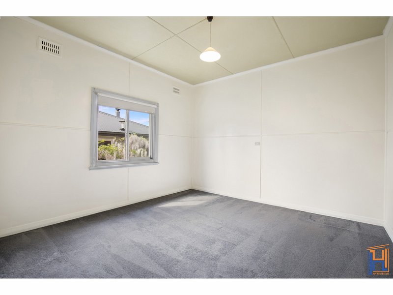 Photo - 14 Wade Avenue, Armidale NSW 2350 - Image 7