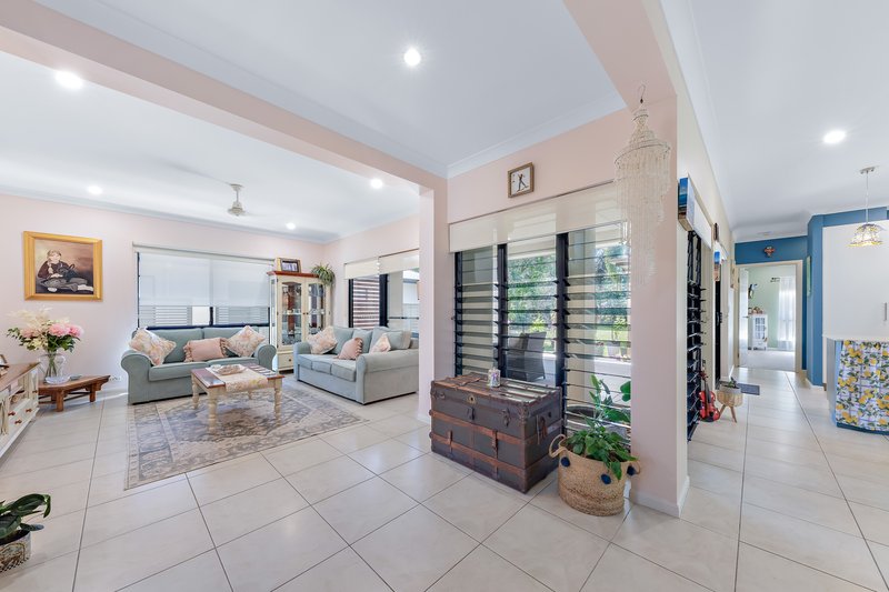 Photo - 14 Waite Creek Court, Cannonvale QLD 4802 - Image 4