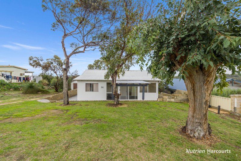 Photo - 14 Walebing Way, Guilderton WA 6041 - Image 2