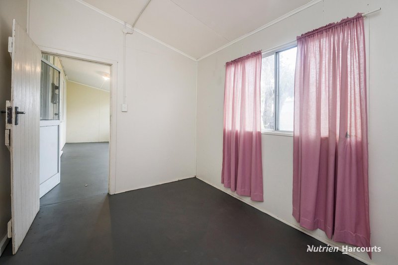 Photo - 14 Walebing Way, Guilderton WA 6041 - Image 8