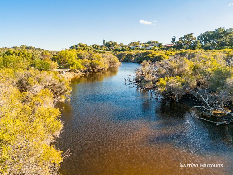 Photo - 14 Walebing Way, Guilderton WA 6041 - Image 21