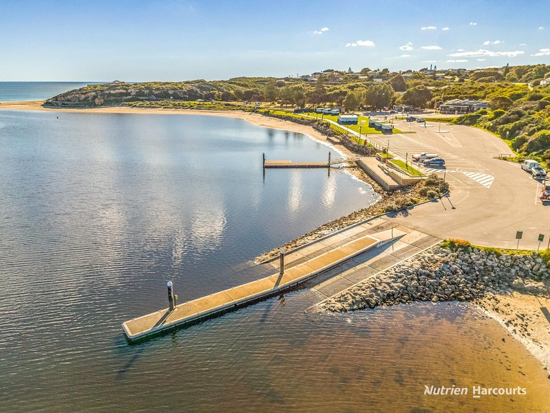 Photo - 14 Walebing Way, Guilderton WA 6041 - Image 22