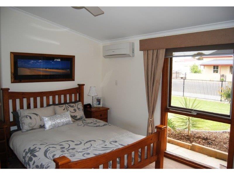 Photo - 14 Wales Street, Wallaroo SA 5556 - Image 5