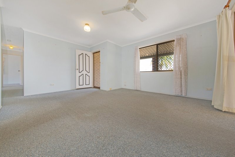 Photo - 14 Waratah Street, Kin Kora QLD 4680 - Image 5