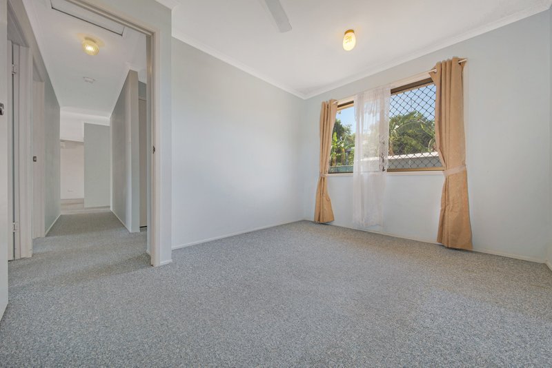 Photo - 14 Waratah Street, Kin Kora QLD 4680 - Image 9