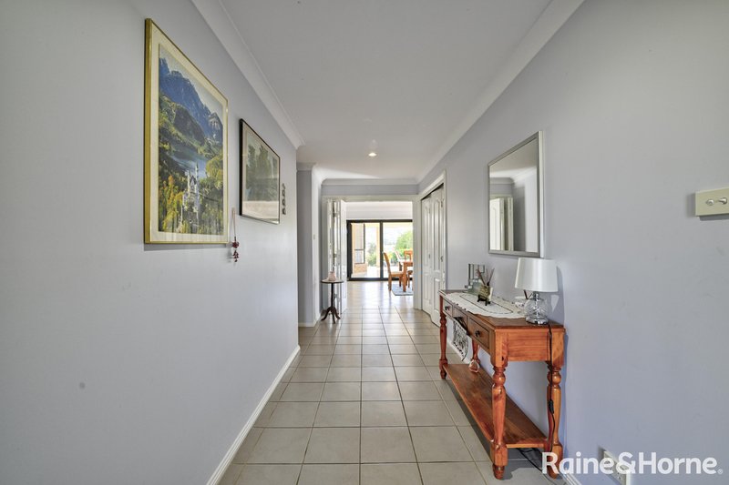 Photo - 14 Warrah Drive, Tamworth NSW 2340 - Image 2