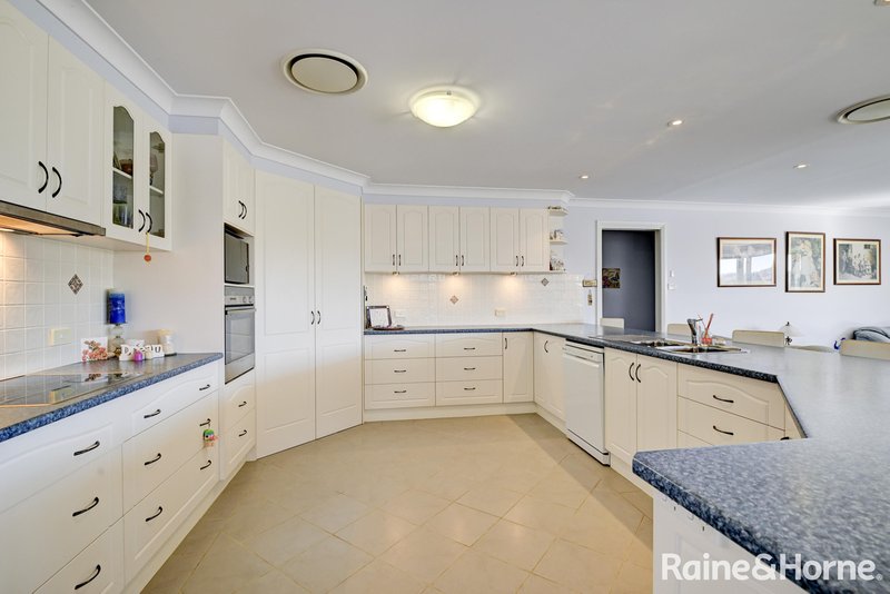 Photo - 14 Warrah Drive, Tamworth NSW 2340 - Image 3