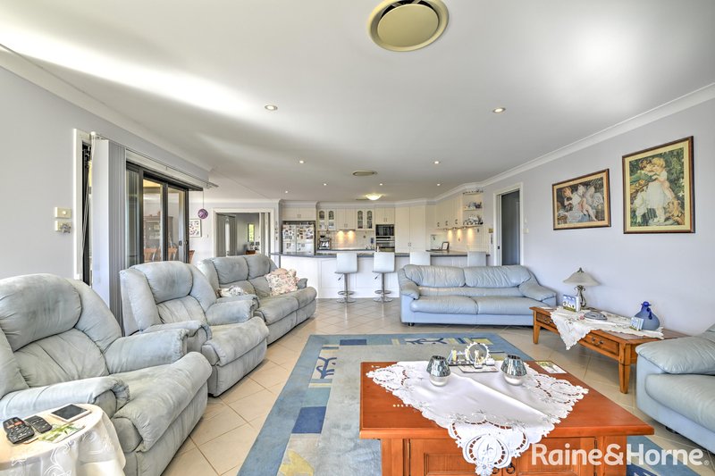 Photo - 14 Warrah Drive, Tamworth NSW 2340 - Image 7