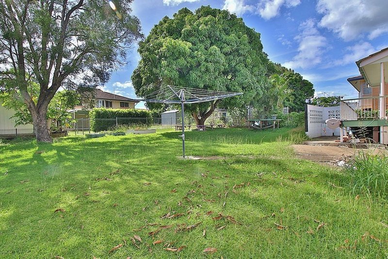 Photo - 14 Warrawong Street, Eastern Heights QLD 4305 - Image 3