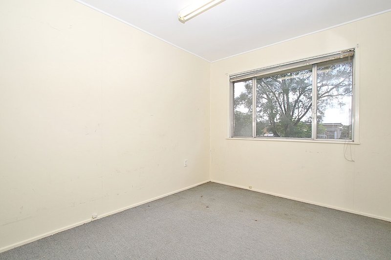 Photo - 14 Warrawong Street, Eastern Heights QLD 4305 - Image 10