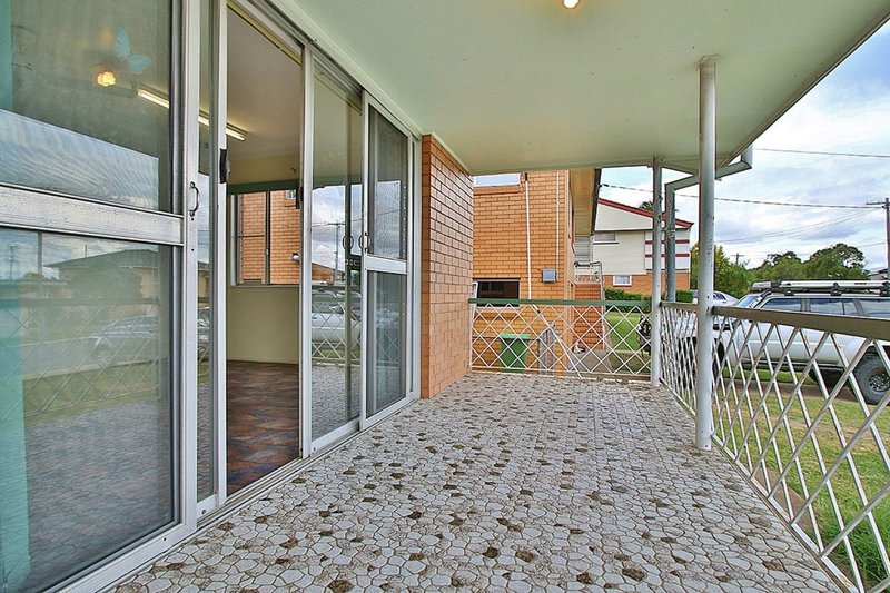 Photo - 14 Warrawong Street, Eastern Heights QLD 4305 - Image 12