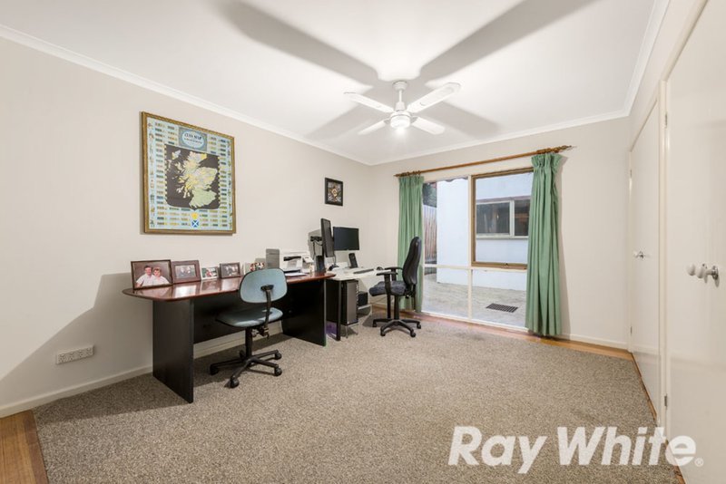 Photo - 14 Warrina Court, Burwood East VIC 3151 - Image 4