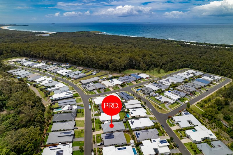 14 Watergum Close, Sapphire Beach NSW 2450