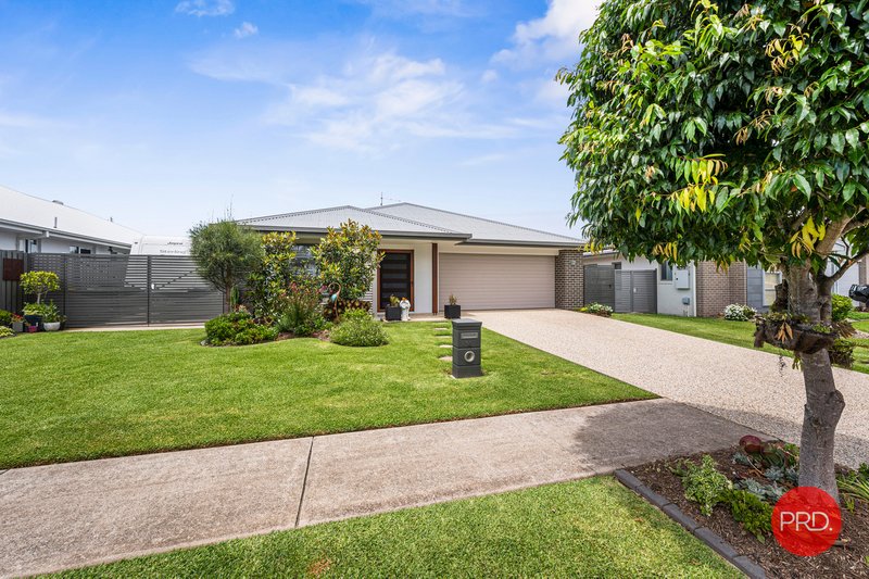 Photo - 14 Watergum Close, Sapphire Beach NSW 2450 - Image 2