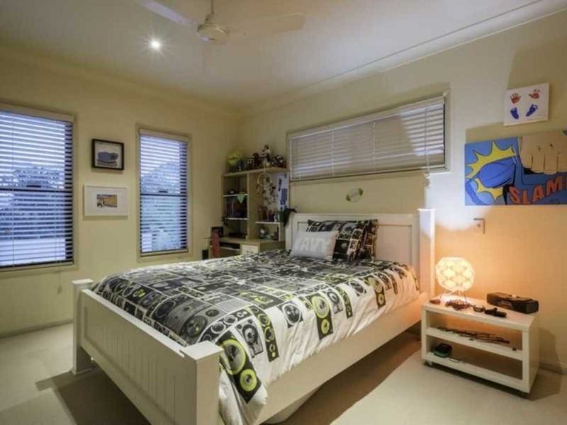 Photo - 14 Waterview Crescent, Bundall QLD 4217 - Image 4