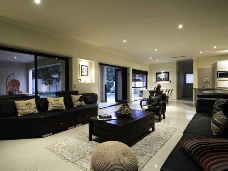 Photo - 14 Waterview Crescent, Bundall QLD 4217 - Image 7