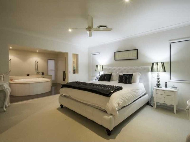 Photo - 14 Waterview Crescent, Bundall QLD 4217 - Image 8