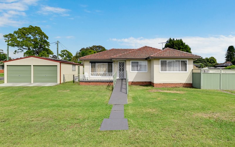 14 Wattle Avenue, Macquarie Fields NSW 2564