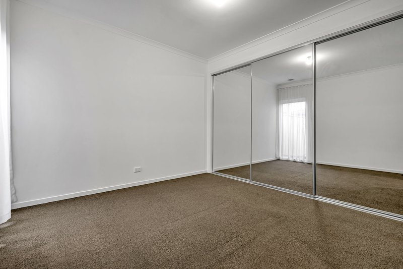 Photo - 14 Wattle Street, Donnybrook VIC 3064 - Image 6